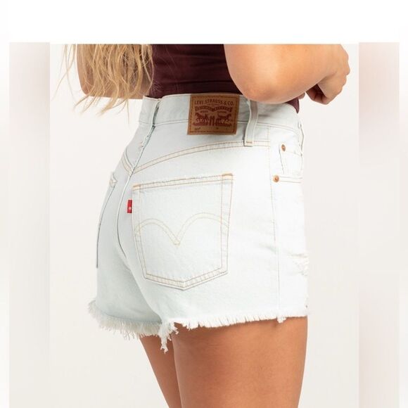 Levi’s 501 womens Cut Off Light Wash Denim Shorts sz 29 vintage raw hem preloved - Picture 2 of 8
